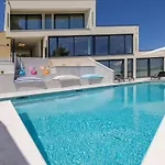 Mar Escape Mit Pool Und Meerblick Kroatien By Interhome Vikendica *