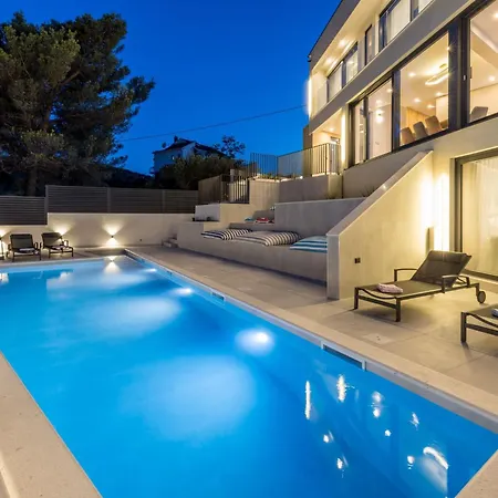 Mar Escape Mit Pool Und Meerblick Kroatien By Interhome Vikendica *
