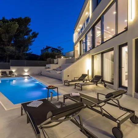 Vikendica Mar Escape Mit Pool Und Meerblick Kroatien By Interhome